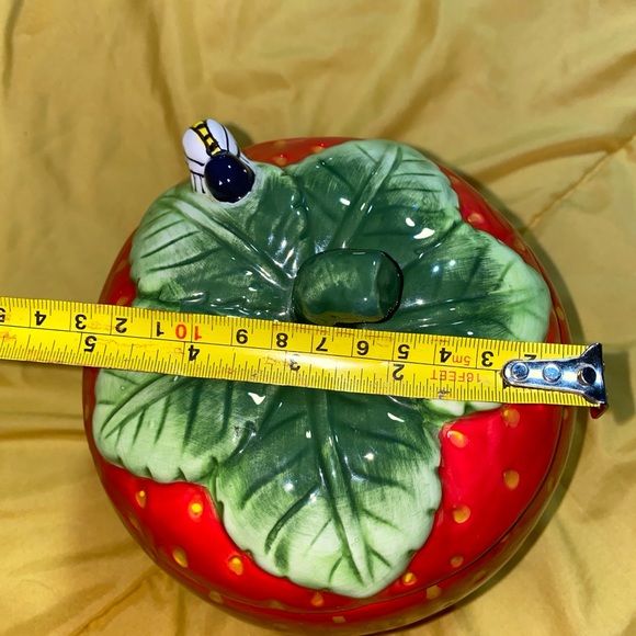 Home Essentials and Beyond strawberry cookie jar. Great deal on lid - Picture 9 of 9
